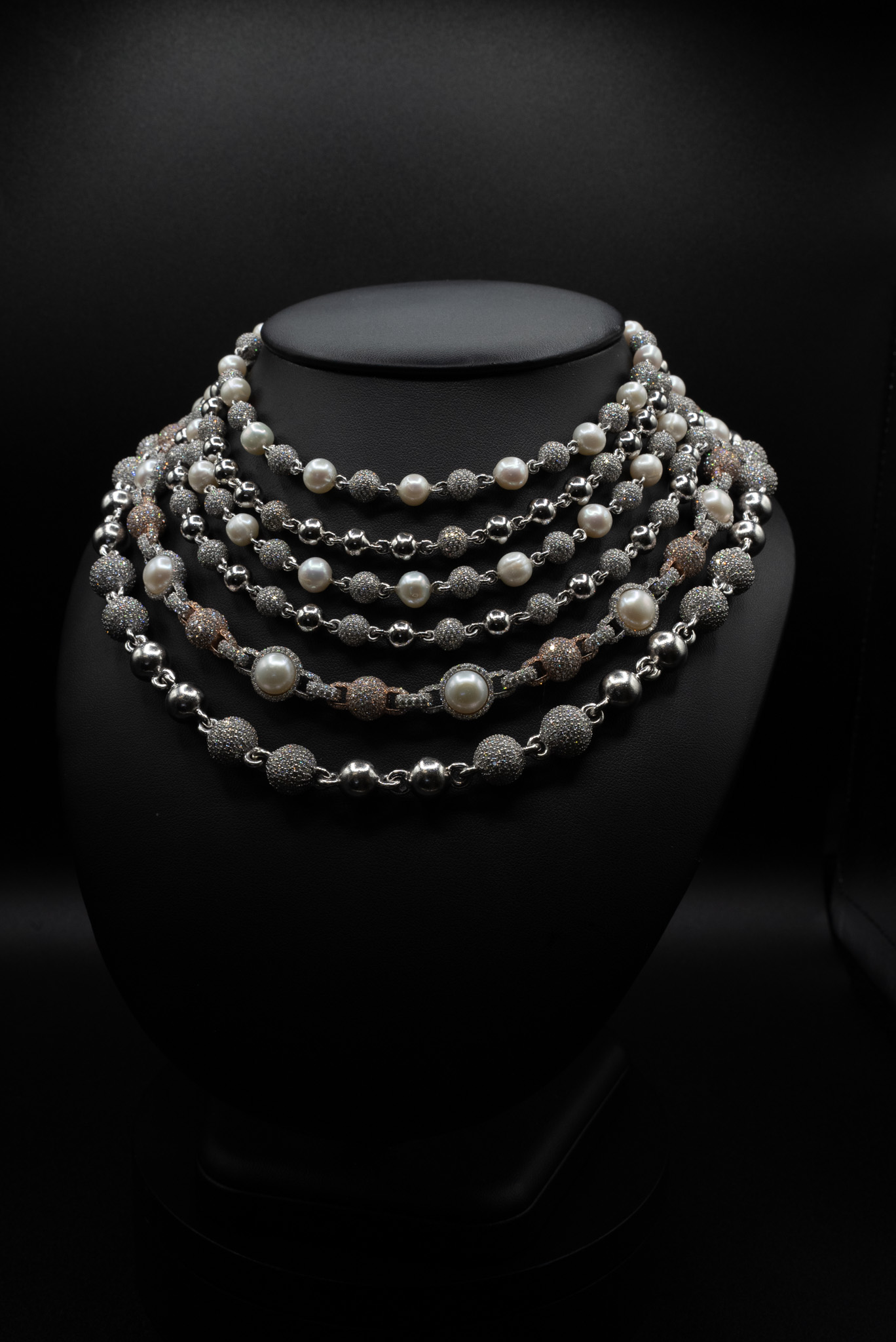 Color-set chain showcase